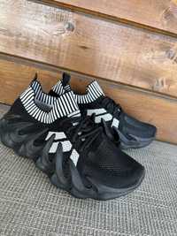 Кросівки підліткові у стилі Yeezy Boost p.40-41  сітка нові дихаючі