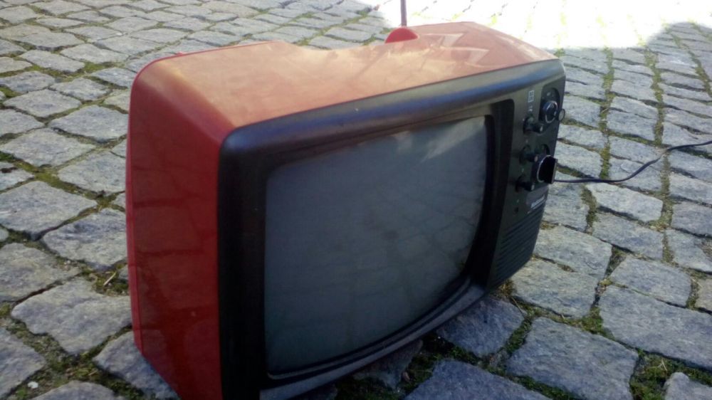 Vendo ou troco televisão