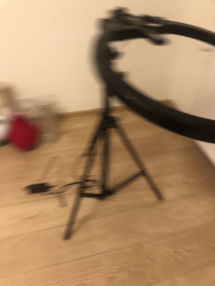 Lampa ze statywem