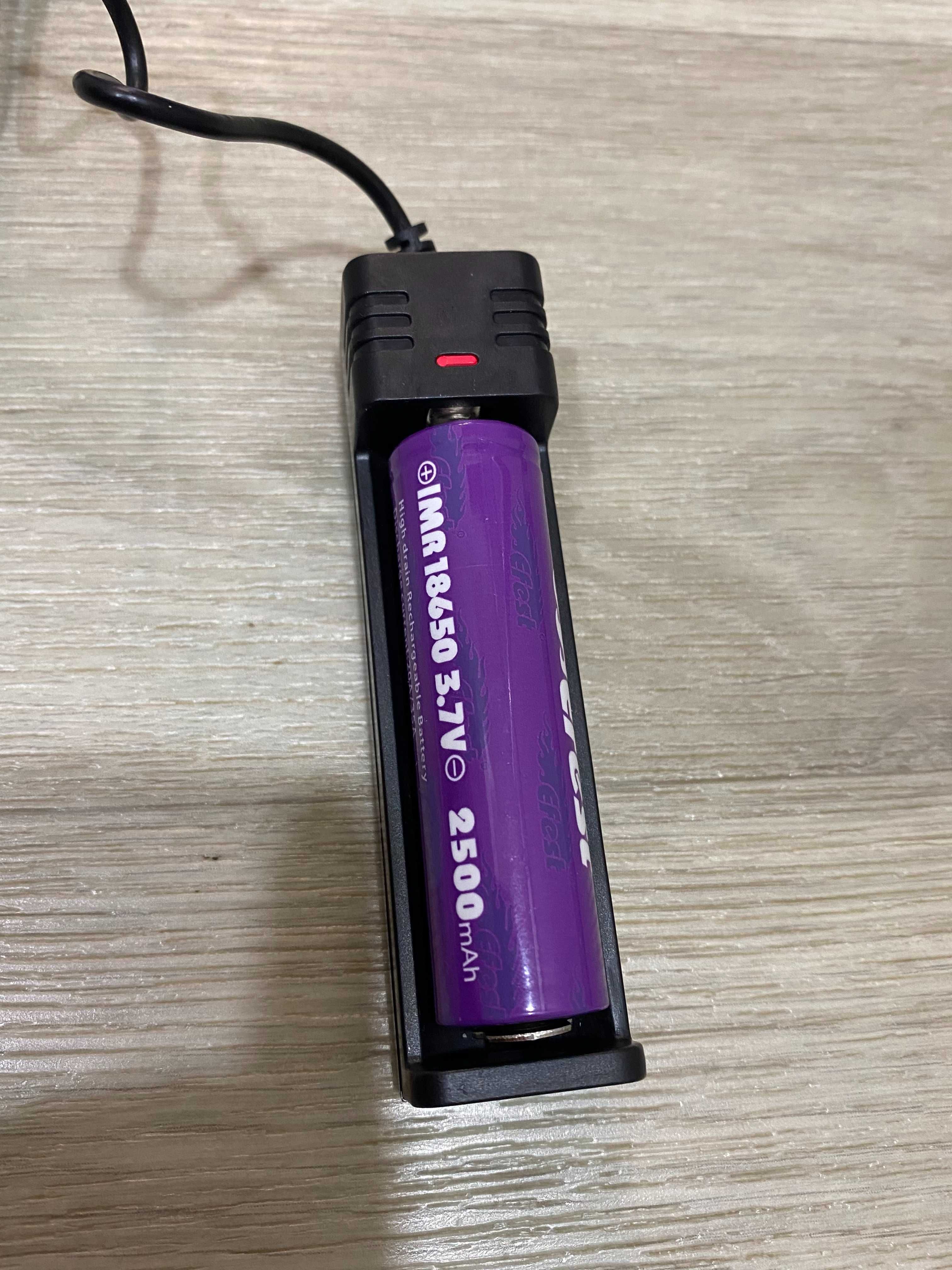 Зарядное устройство для Li-ion аккумуляторов USB 18650 14500 16430