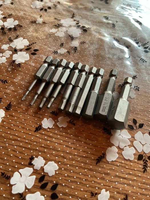 Набір шестиграних біт 10шт  1/4 1,5-12мм 50мм новий якісний підсилений