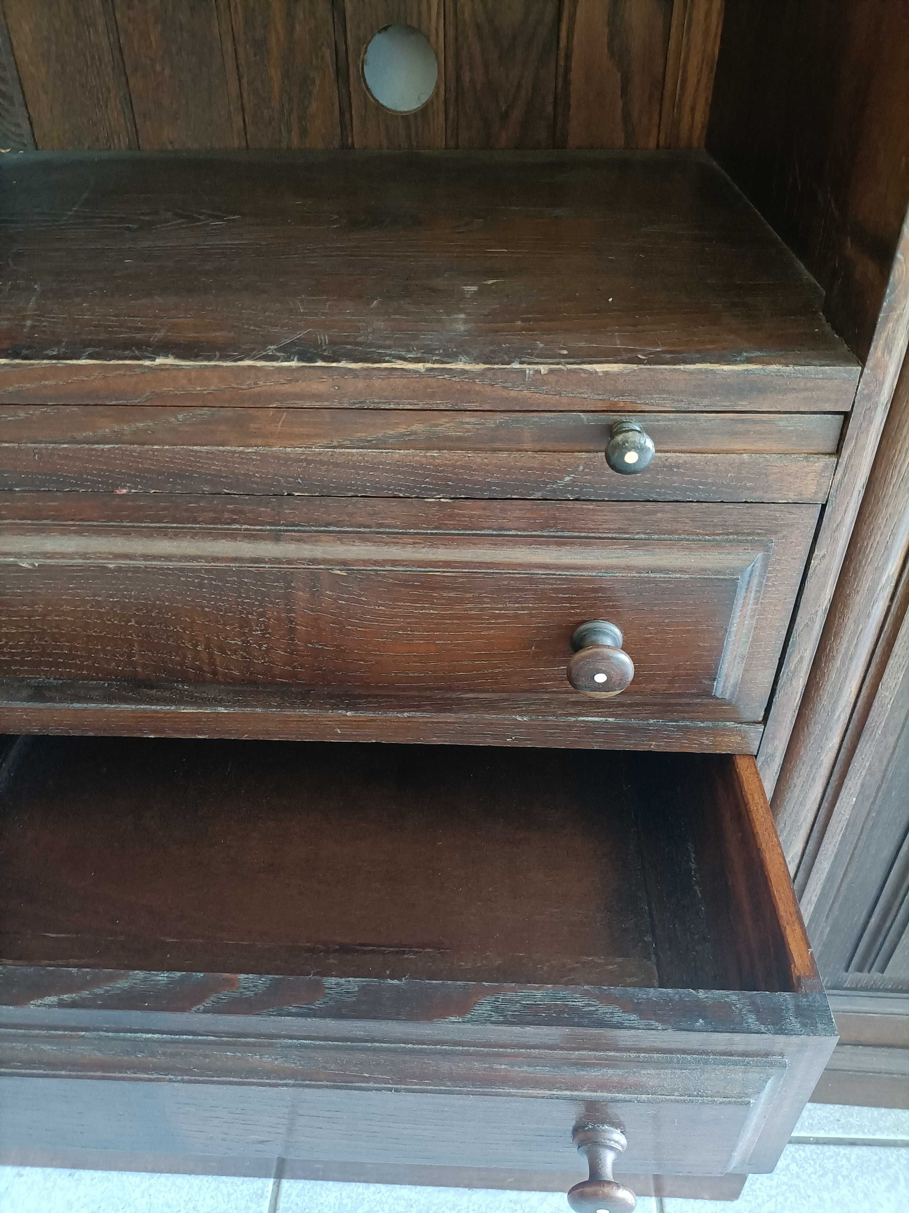 Estante de castanho