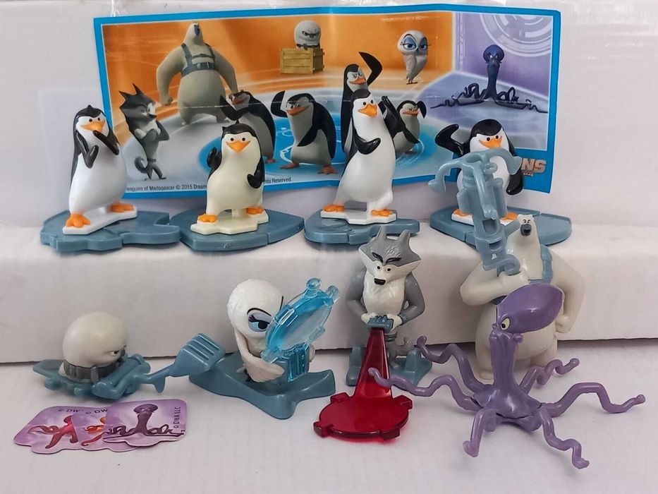 Lote Nº3 Kinder Bonecos