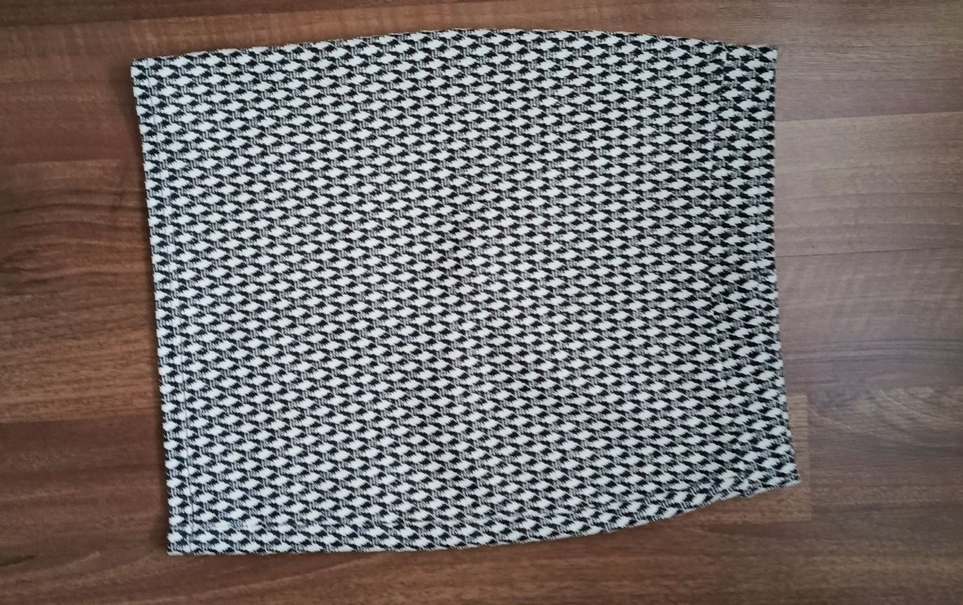 Spódnica mała czarna wysoki stan Tally Waijl Sinsay Cameneu 34  XS 3sz
