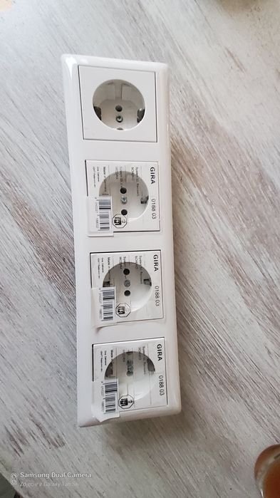 Ramki Gira Standard 55  rozne biale  Reinweis