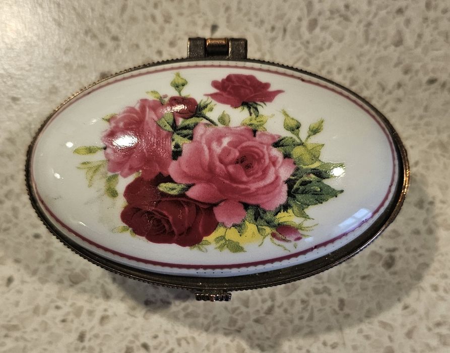 Porcelanowe puzderko pudełko na biżuterię sygnowane stare antyk