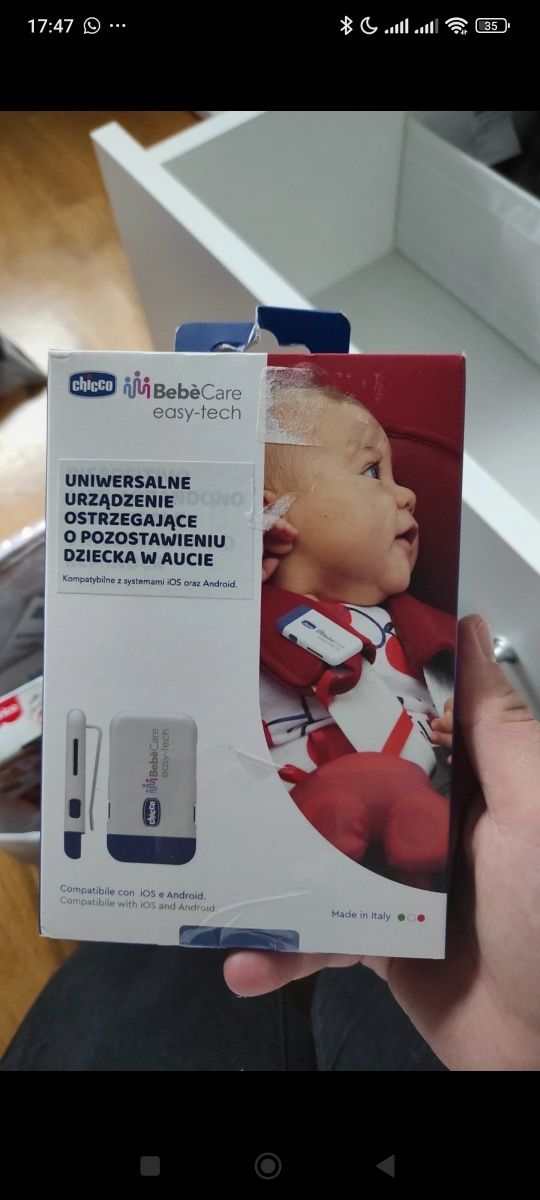 Uniwersalne urządzenie ostrzegające o pozostawieniu dziecka w aucie