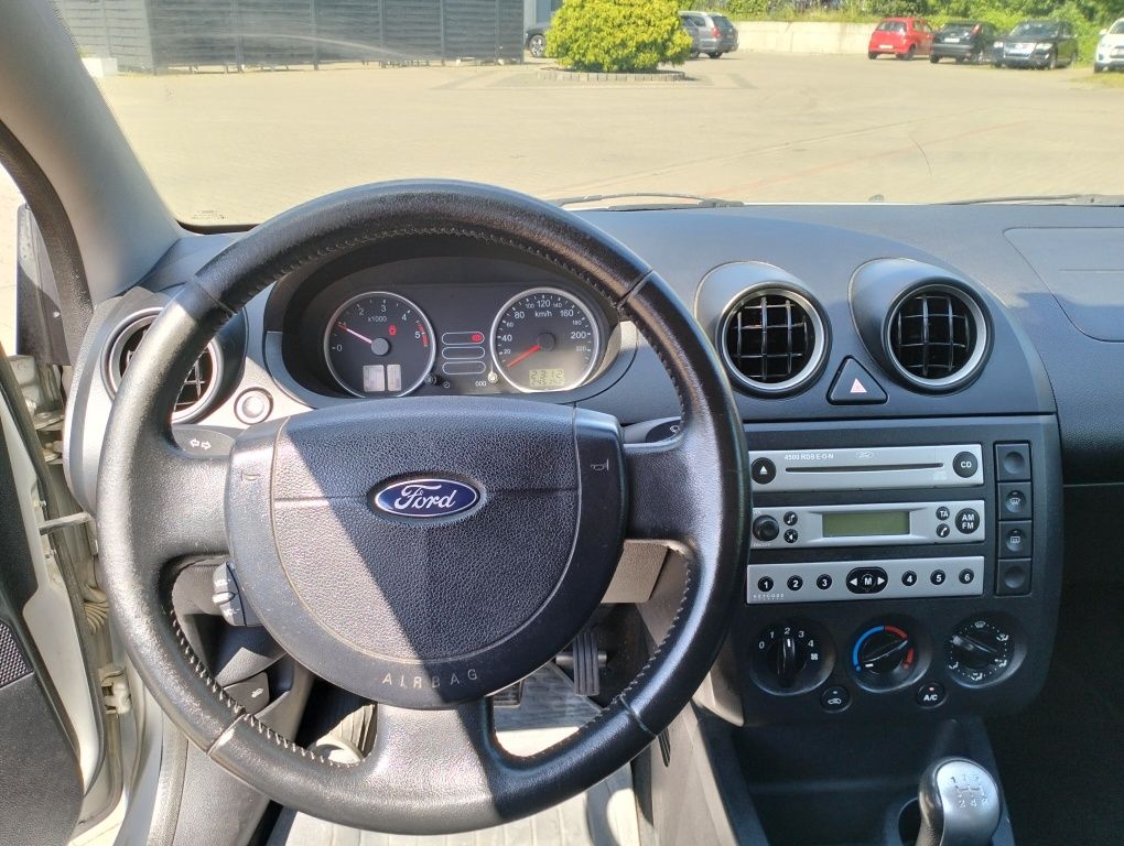Ford Fiesta 3D/2005r./Klima/Nowe BT/Małe spalanie