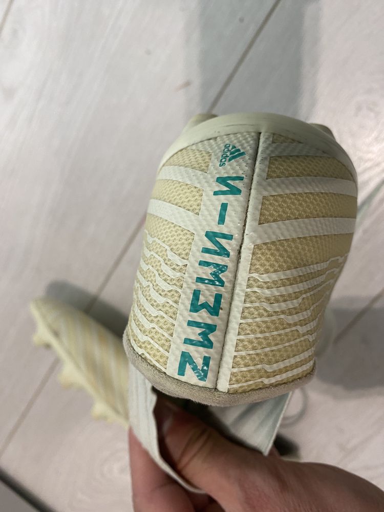 Adidas nemeziz розмір 43