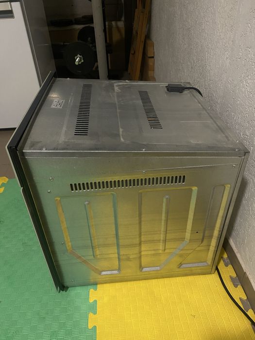 Продам духовку Eleyus