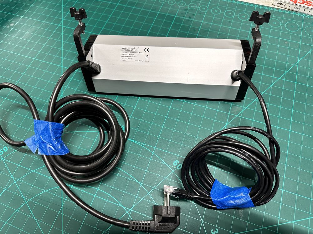 Listwa zasilająca Maxbert Magnat Stick 3x230V + 1xRJ45 + 2xUSB