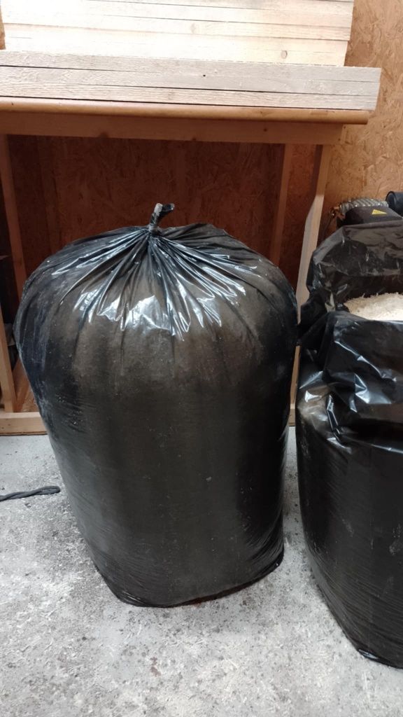 Trociny suche 120L bez pyłu worki z trocinami ze stolarni