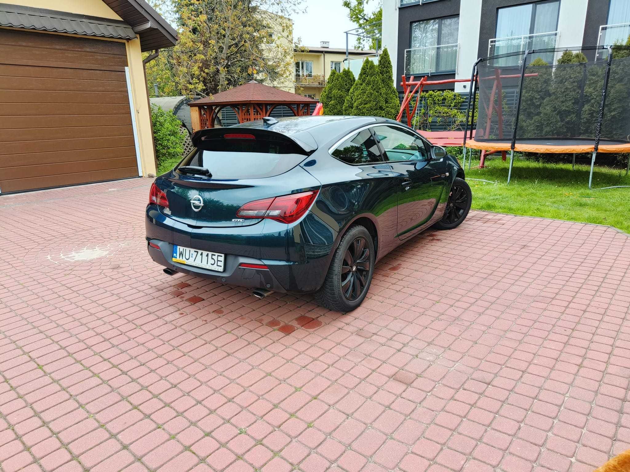 Opel Astra J GTC OPC