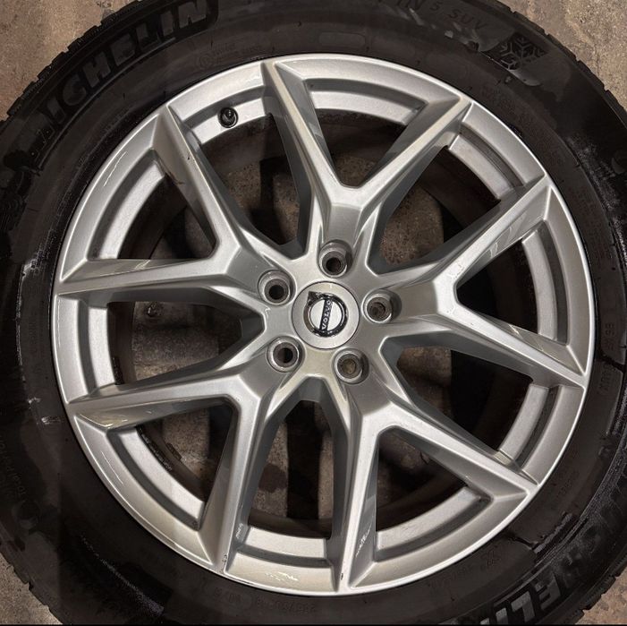 KOŁA 18 felgi Volvo XC 60 5x108 opony zimowe Michelin 4x 235/60R18
