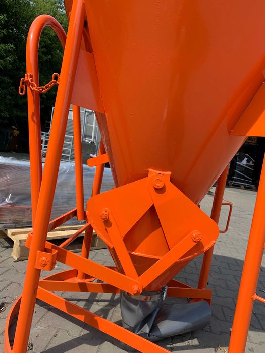 Pojemnik zbiornik EICHINGER 500L wylew centralny rękaw na beton