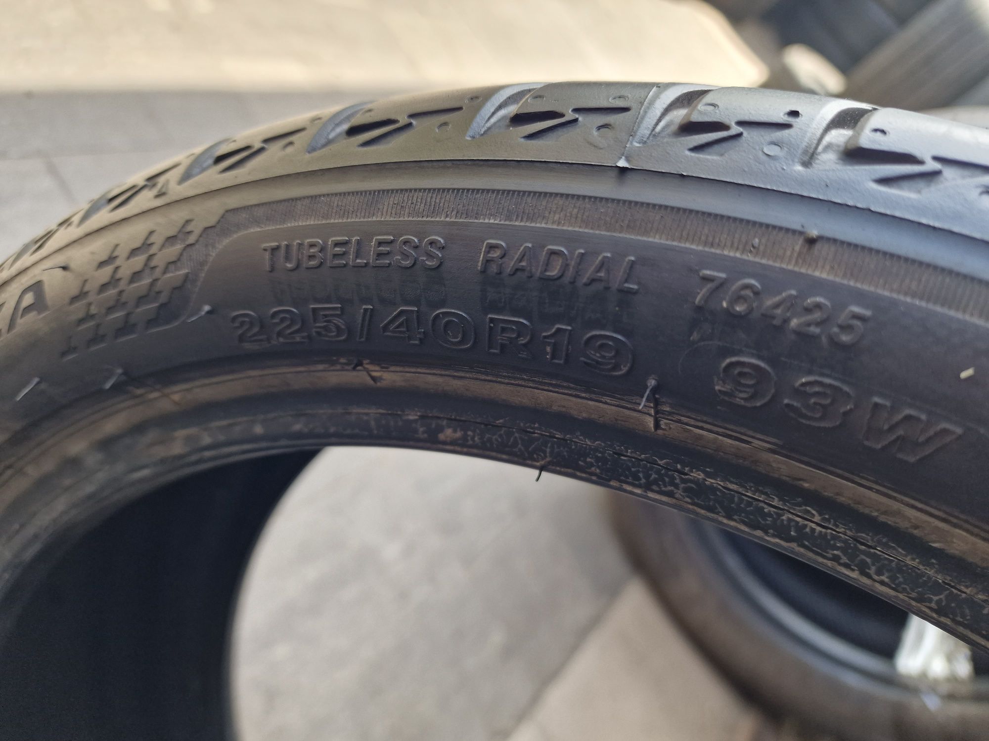 Одна шина 225/40 R19 Bridgestone Turanza