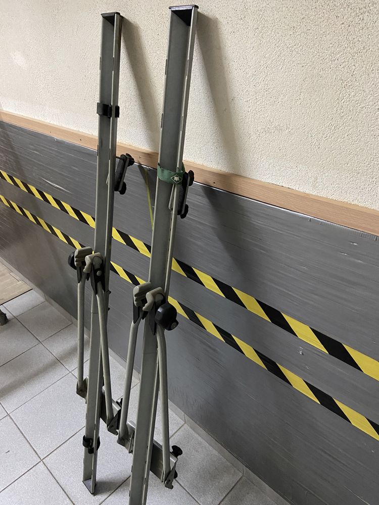 2 Suportes para bicicletas com chaves para tejadilho.