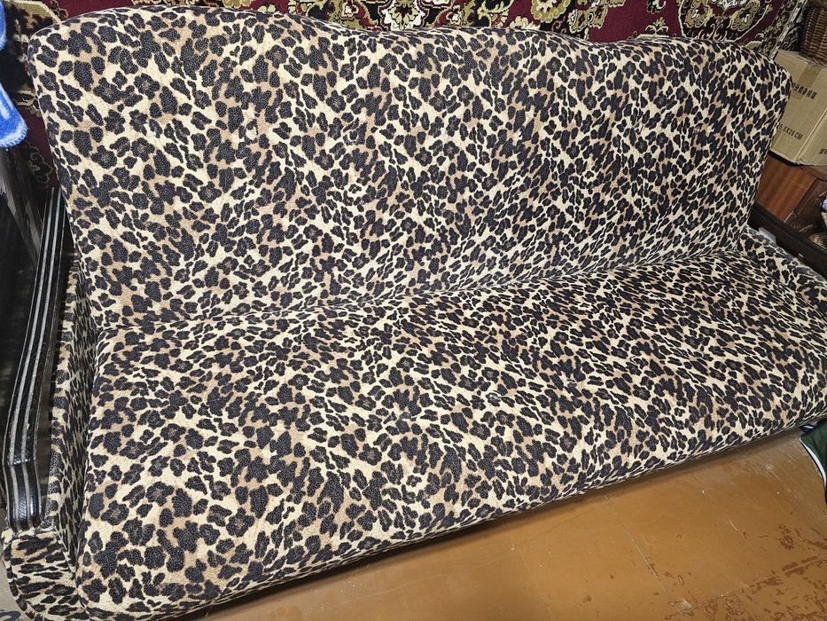 Продам диван книжка