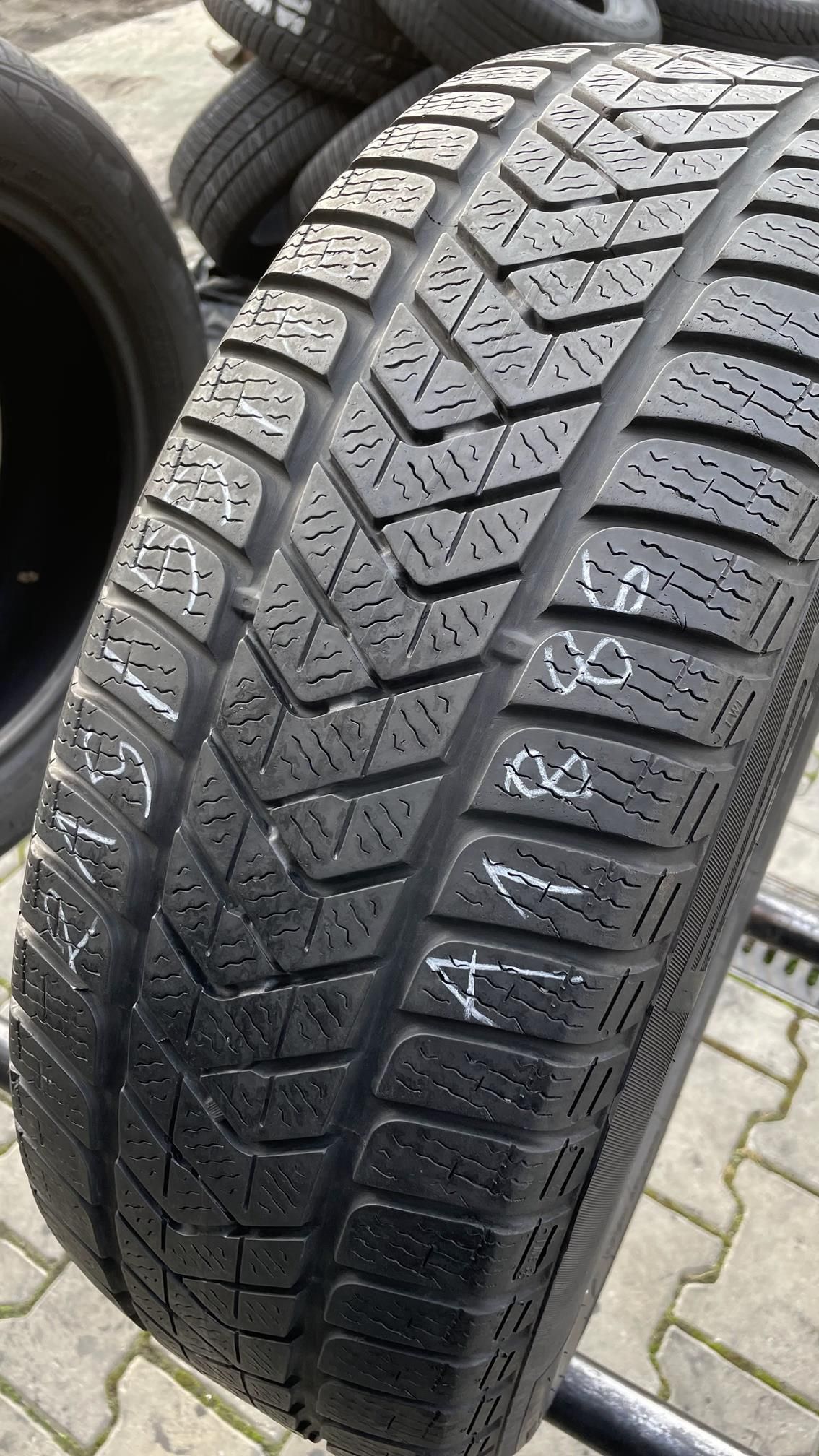 215/55/18 Pirelli Sotto Zero 3 95H