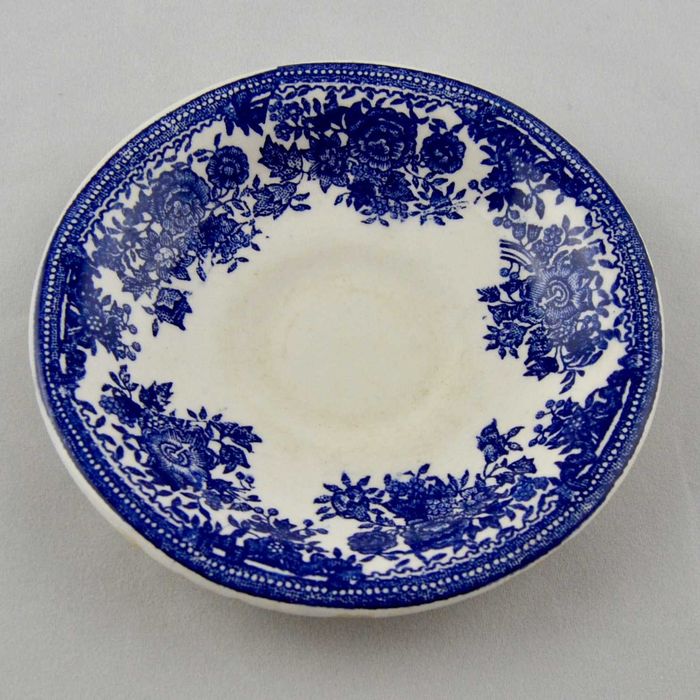 Chávena de Café e pires em faiança da Fábrica Gilman Sacavém