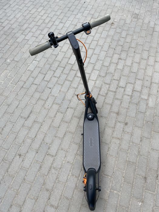 Продам електро самокат Ninebot KickScooter F40 Black