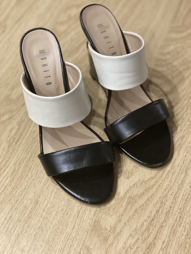 Eleganckie klapki na koturnie Mohito 37