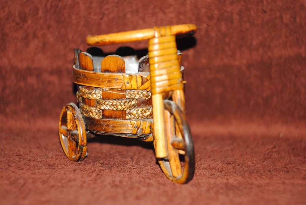 Деревянная подставка для вина, шампанского и прочих напитков