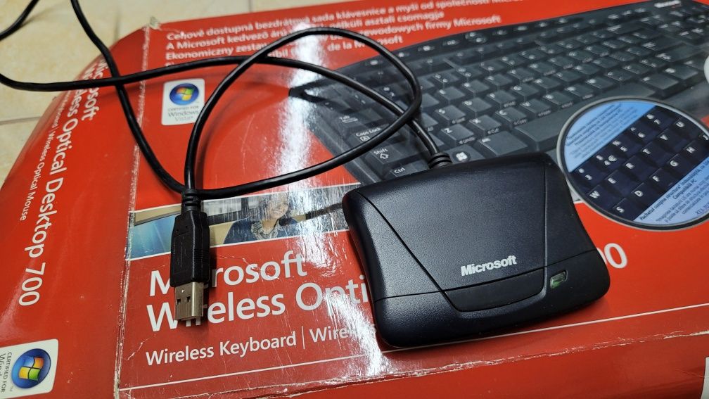 Microsoft Wireless Optical Desktop 700 v2.0