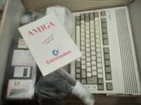 Commodore Amiga 600 + myszka + joistick + dyskietki +oryginalny karton