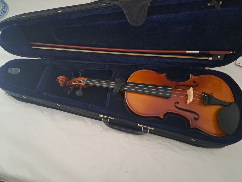 Violino 3/4 em Bom Estado