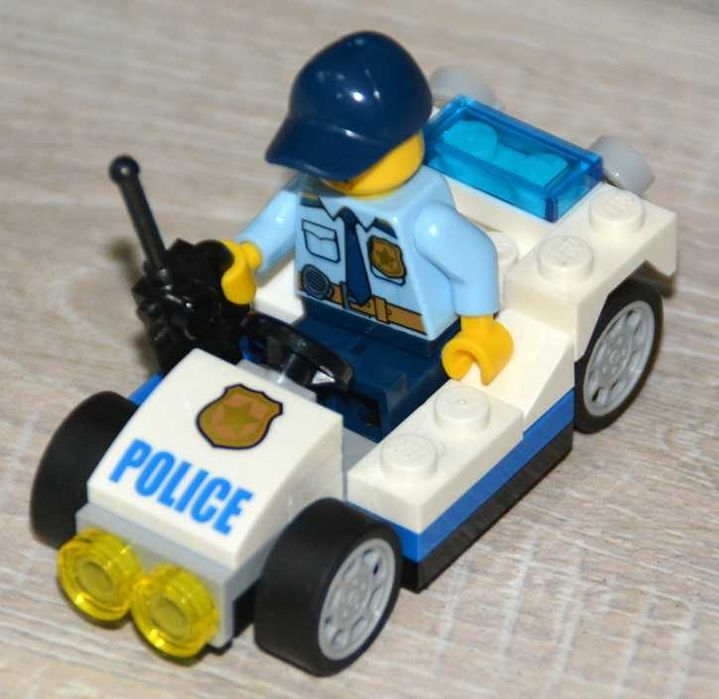 Lego City, Policjant w radiowozie 7 / 2019