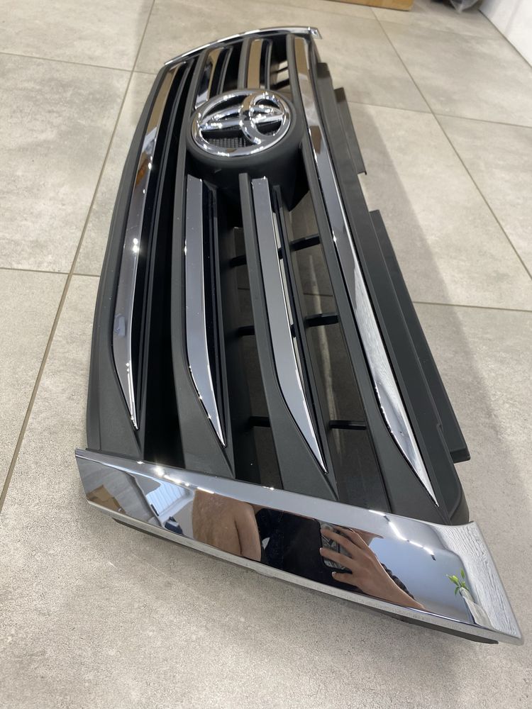 Решітка на Land Cruiser Prado 150