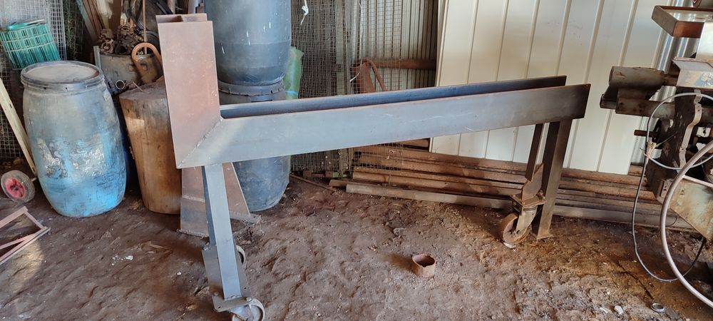 Calha / Bancada para Rachador de Lenha