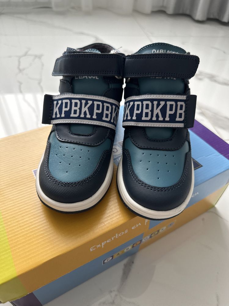 Продам демісезонні кеди Pablosky