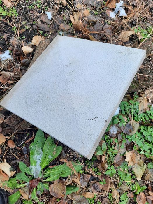 Кришка стовпа бетонна