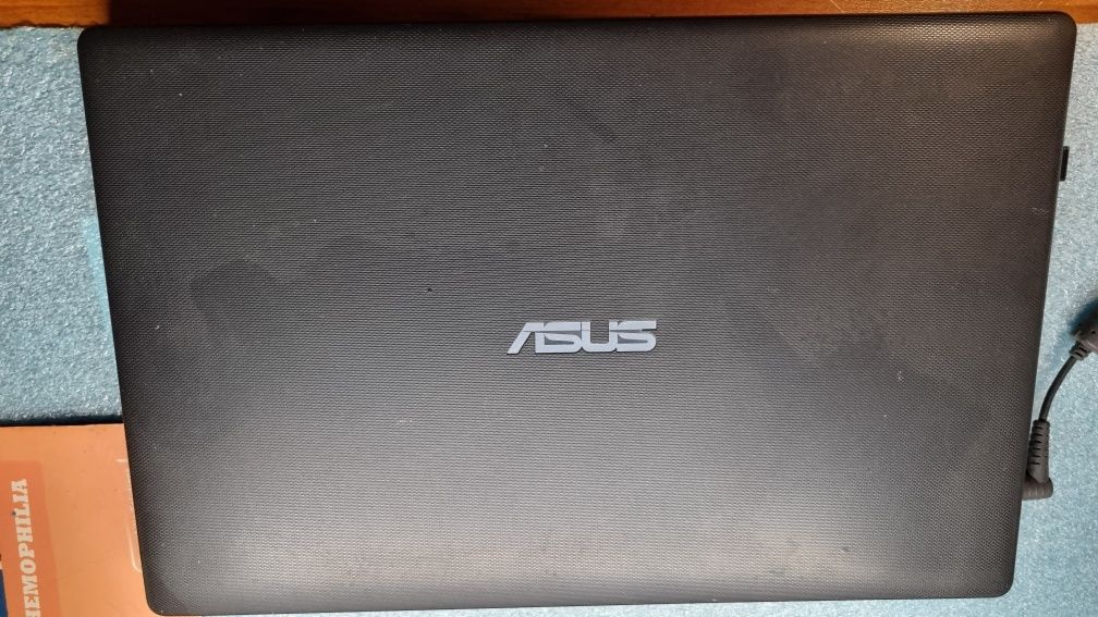 Asus x551c .celerom 1007U .SSD 120gb. 4gb ram DDR3.