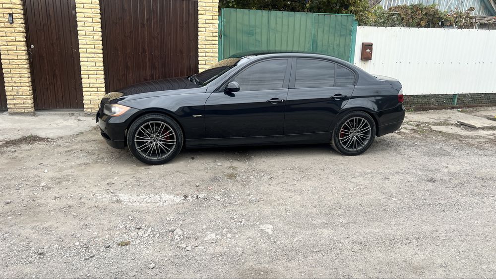 BMW E90  2.5 218 л.с