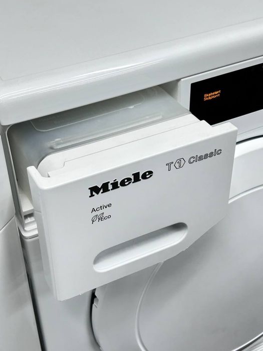 Німецька сушильна машина Miele TDB 220 WP з тепловим насосом