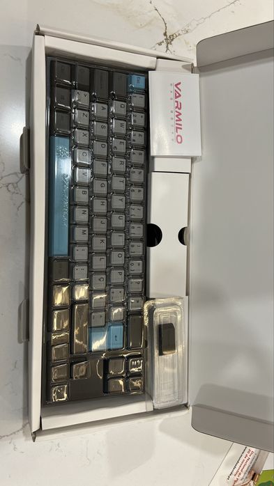 Teclado mecânico 65% Miya Pro Ducky Varmilo Cherry Silent Red Switches