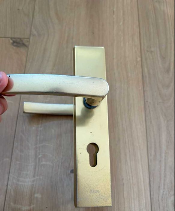 Klamka drzwiowa + szyld + wizjer + 2 wkładki zamków - złoty