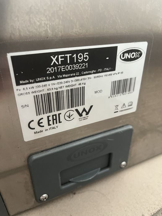 Піч Конвекційна з Інжекторним Парозволоженням Unox XTF-195 Італія