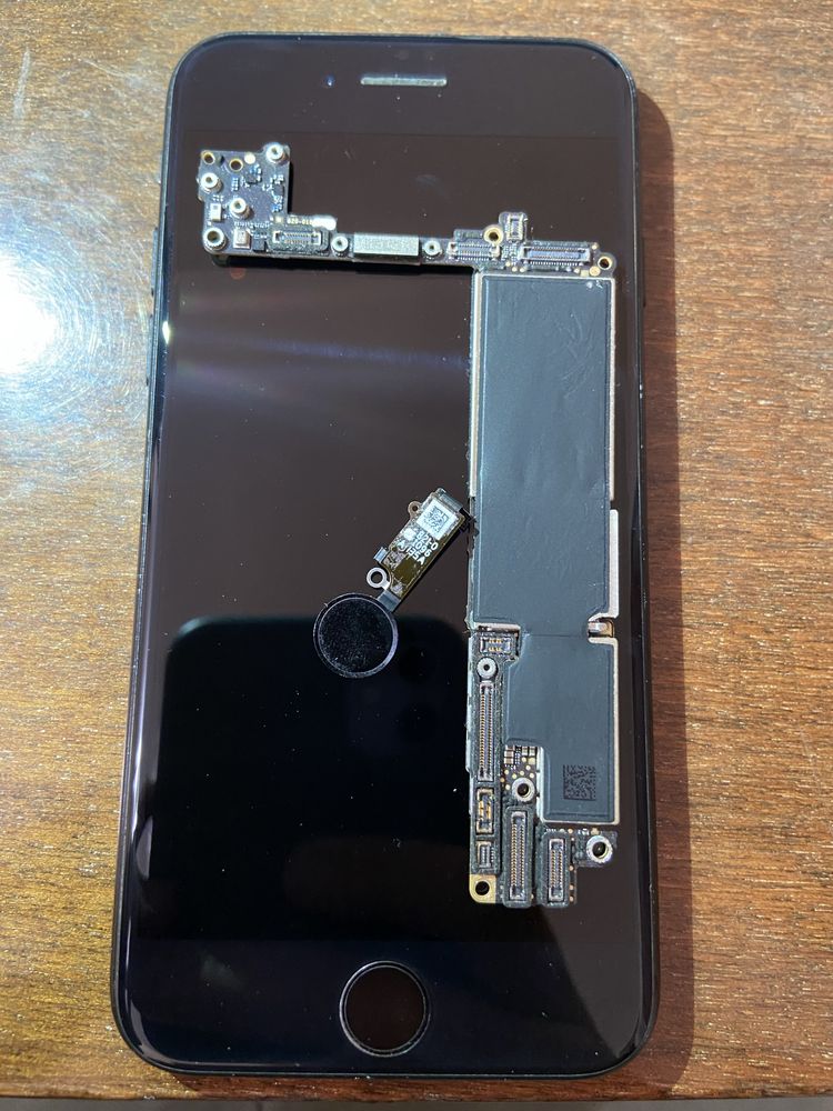 Iphone SE 2020 64 gb опис