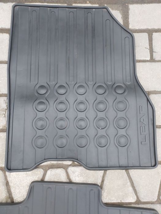 Резинові коврики Nissan Leaf 1