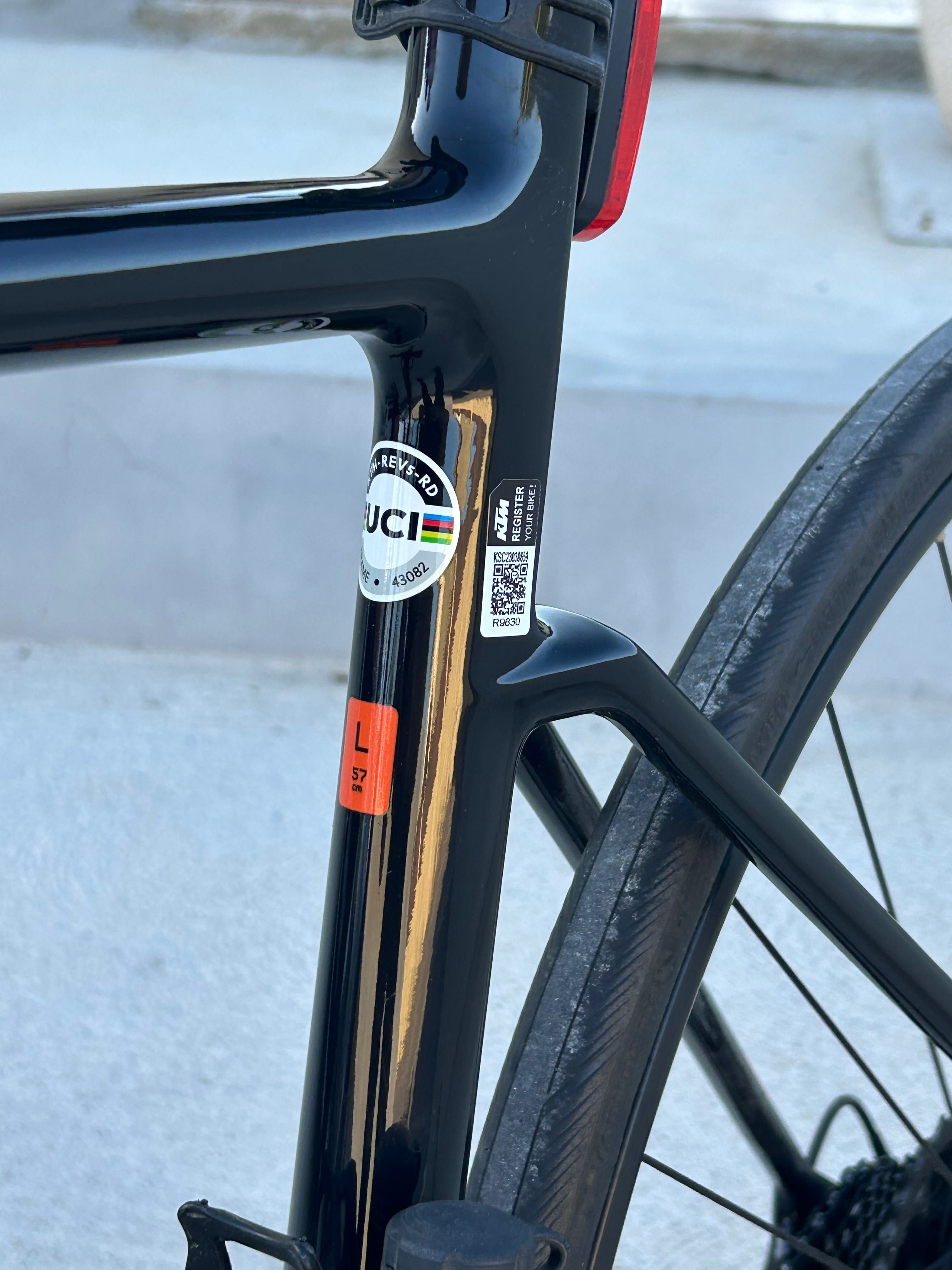 Bicicleta de estrada completamente nova