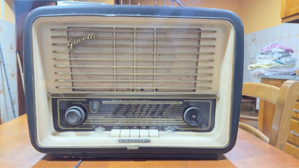 Vendo radio antigo marca GAVOTTE