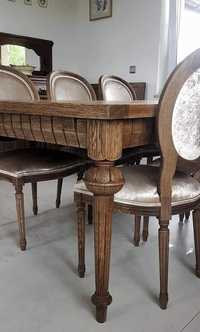 Stół z litego drewna dębowego szczotkowanego, nogi toczone, rzeźbione