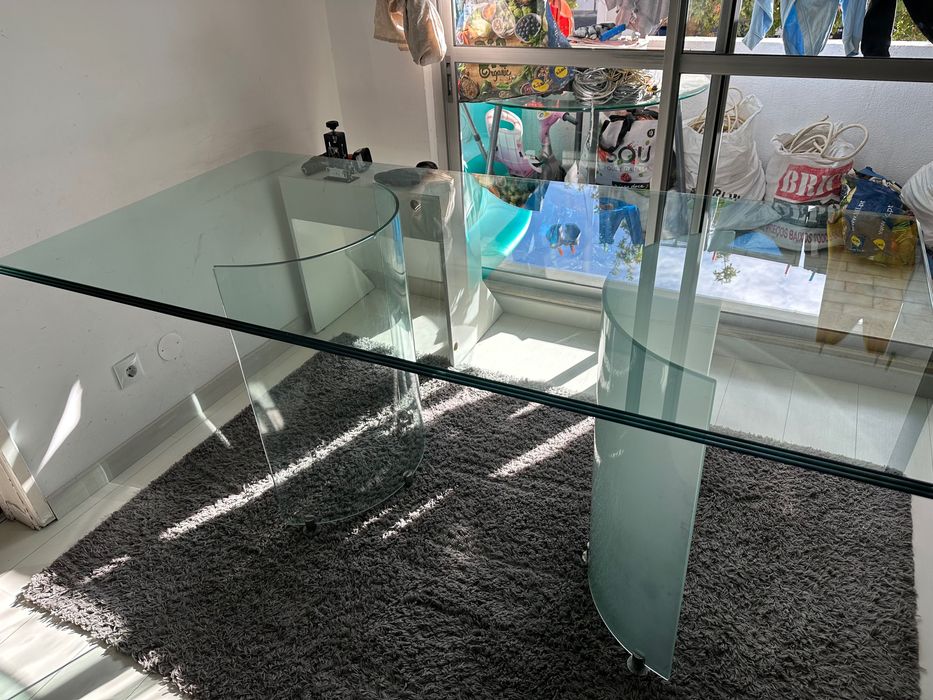 Mesa de jantar de vidro