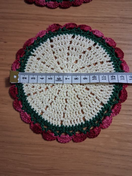 Podkładki robione na szydełku zestaw