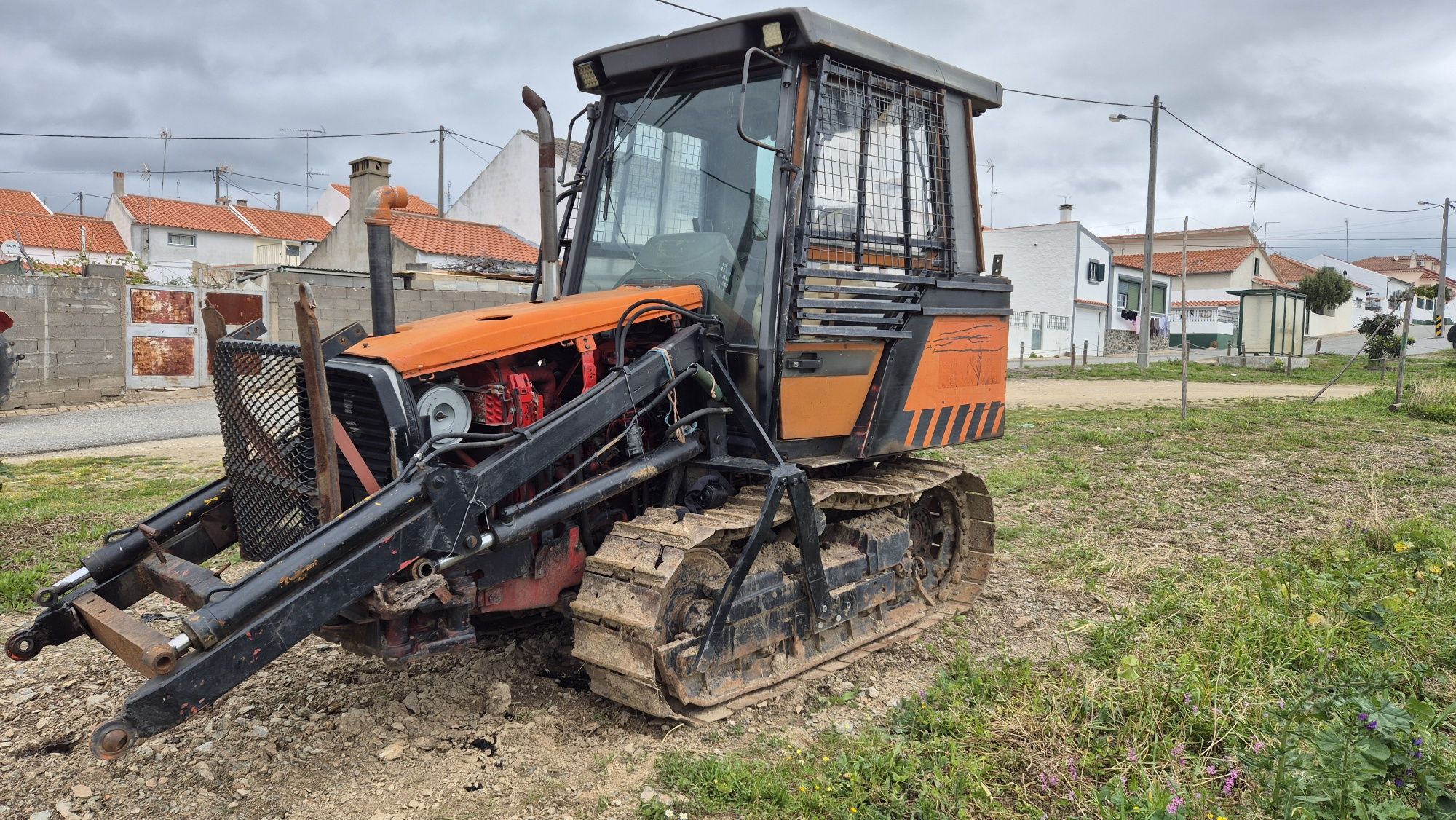 Trator de lagartas McCormick 100cv TURBO