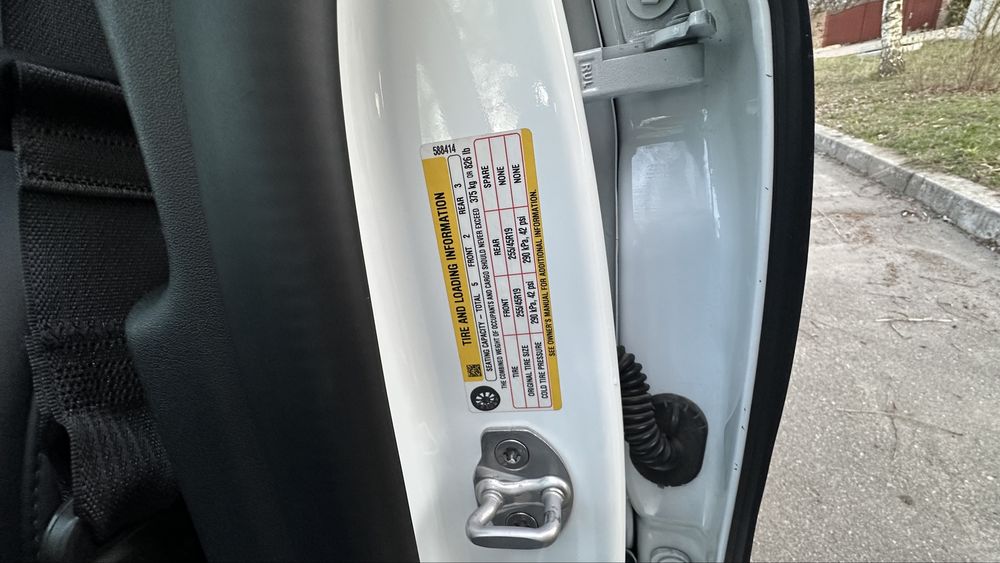 Tesla Model Y Long Range Dual Motor